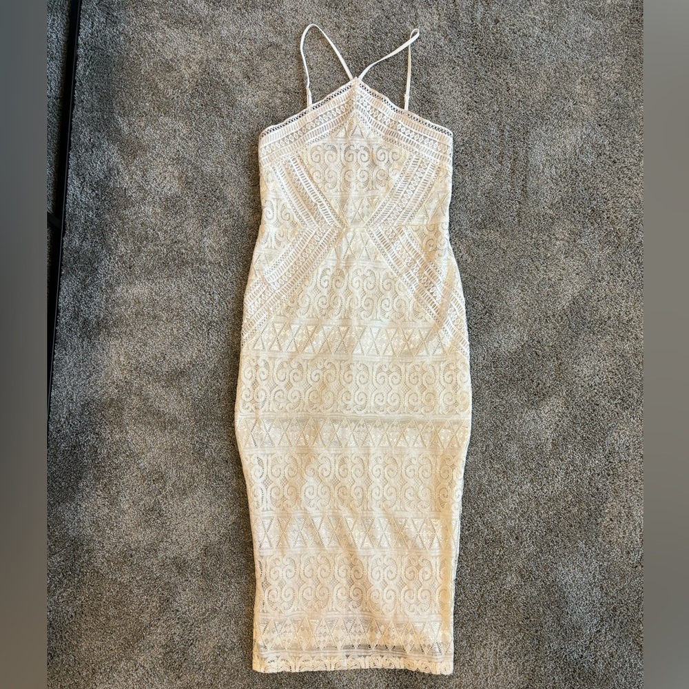 White lace bodycon dress